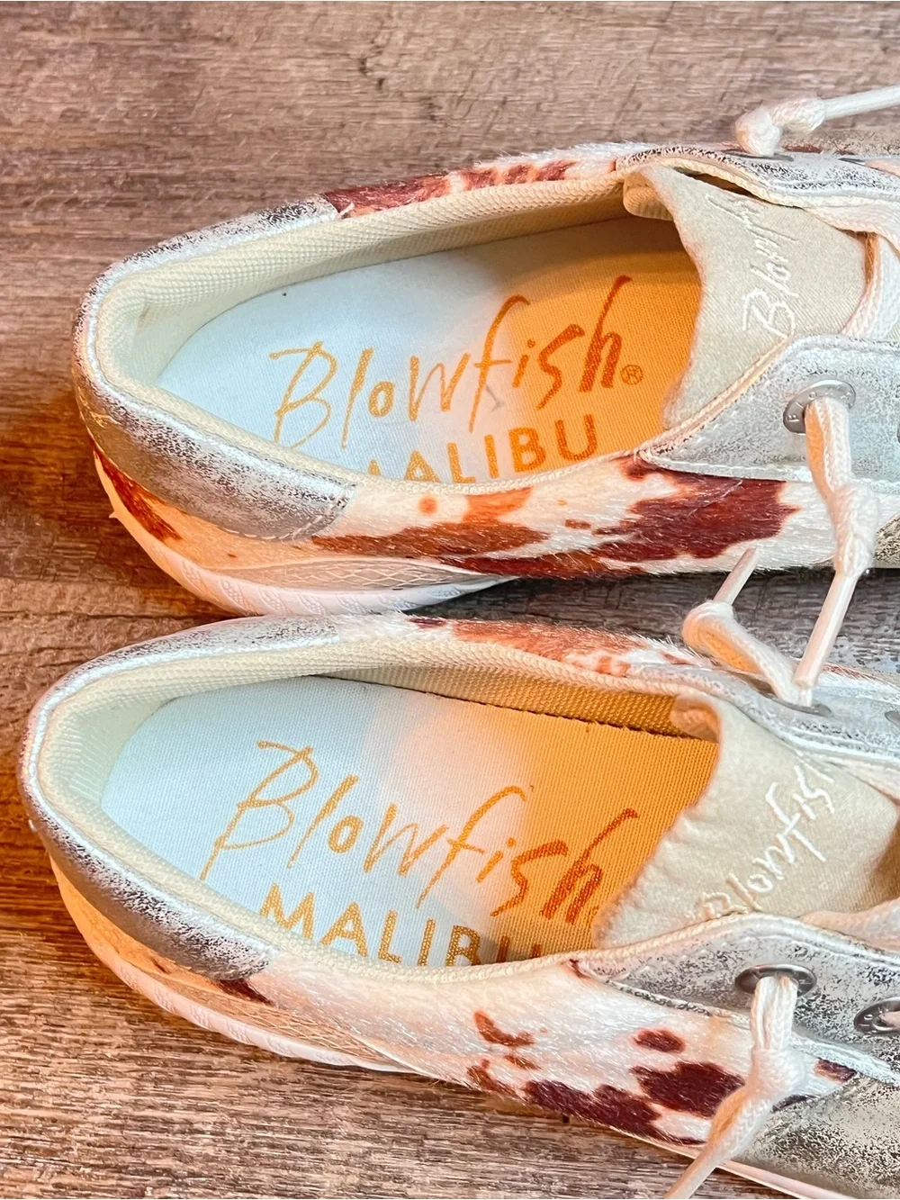 Blowfish Malibu Cow Print Silver Sneakers Women’s Size 11 Western Shoes